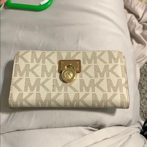 michael kors wallet